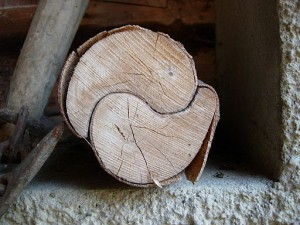 Phot of wood in a yin yang shape