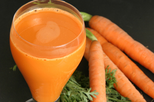 Photo of carrots and carrot juice