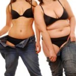 Photo of two women of diferent weights
