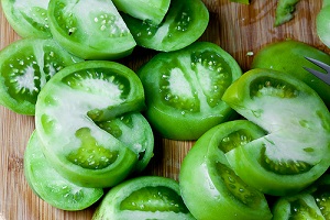 Photo of sliced green tomatoes