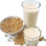 photo of soya beans anad soya milk