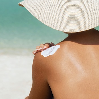 Sunscreen chemicals easily absorbed into the bloodstream